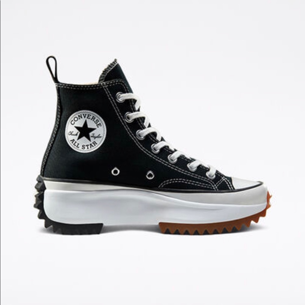 I am selling black converse size 10 can fit size 9